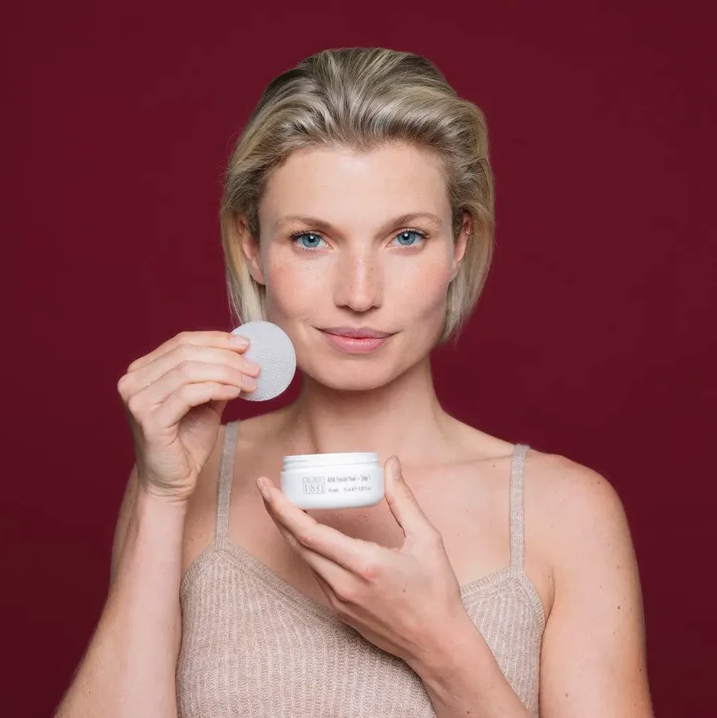 Nu Skin 180 Grad Aha Peel von Nuskin mit Modell Nu Skin 180 Grad Aha Peel von Nuskin mit Modell
