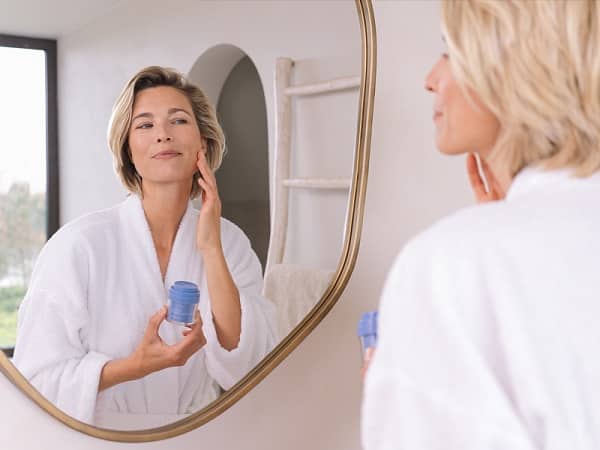 Nu Skin Nutricentials Thirst Fix – Mutter und Tochter bei der Feuchtigkeitspflege
