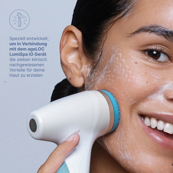 Nu Skin ageloc Lumispa Activating Cleanser Blemish Phrone unreine Haut mit Frau und Lumi Nu Skin ageloc Lumispa Activating Cleanser Blemish Phrone unreine Haut mit Frau und Lumi
