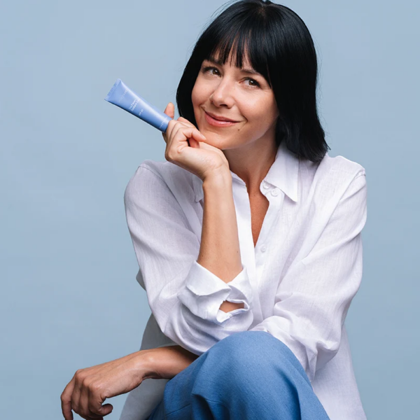 Nu Skin ageloc Tru Face Radiant Day Tube mit Modell von Nuskin Nu Skin ageloc Tru Face Radiant Day Tube mit Modell von Nuskin