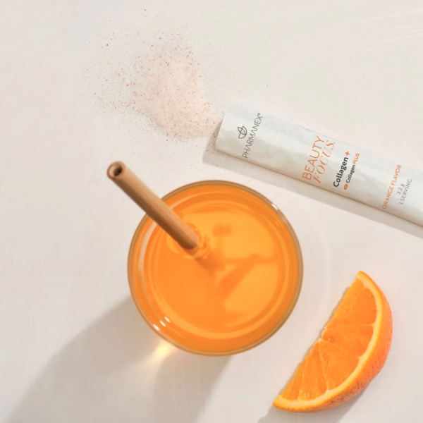 Modell mit Stick von Beauty Focus Collagen + Pharmanex